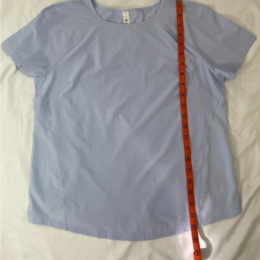 Lululemon Light Breathable Wicking Fabric Active Top In Lilac, Size M - Picture 5 of 5